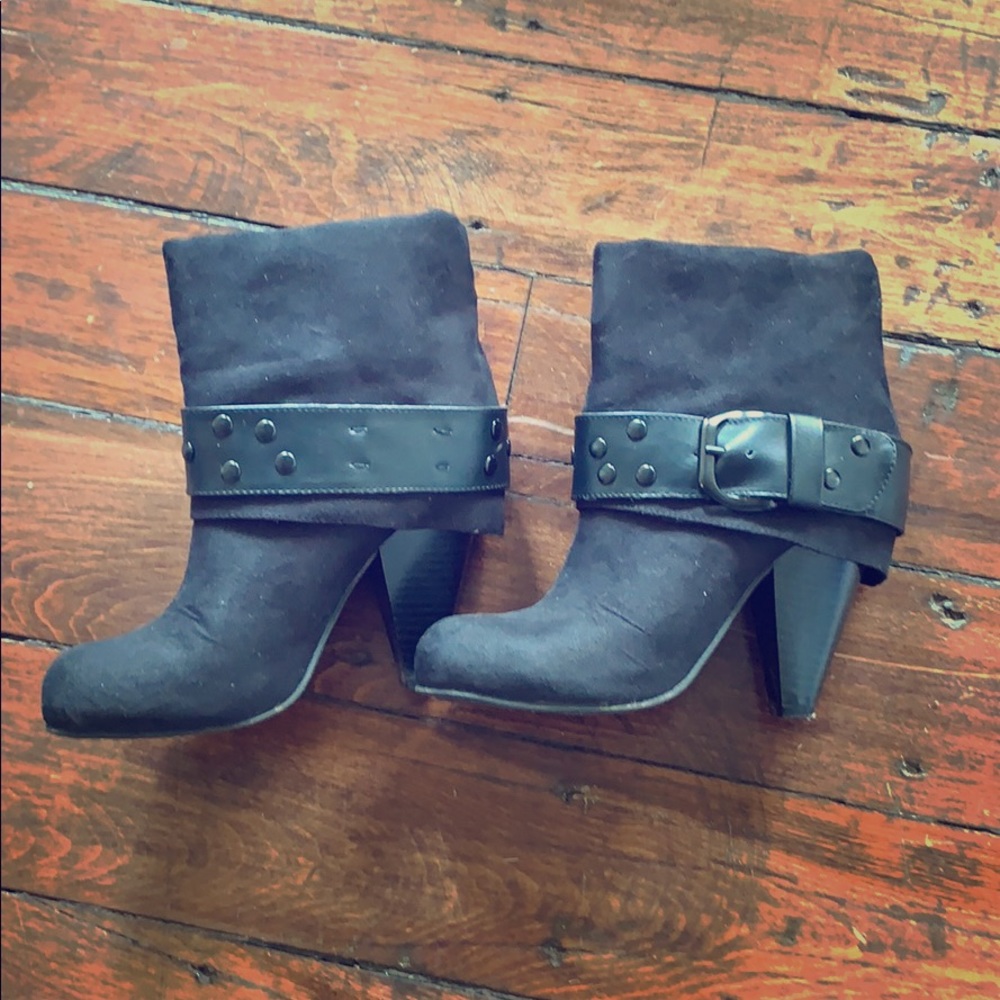 Kenneth Cole Reaction, Black booties, 6.5